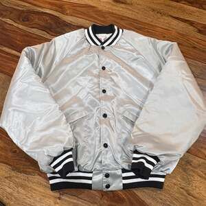 Vintage King Louie Pro Fit Satin Bomber Jacket Blank Silver Medium 40-42